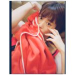 Mitsuki Takahata Instagram - おは☀️ 毎日溶けますな。。 わたしはいま異国におりますが、 こちらも溶けそうです。 今日もがんばろー！ #纏い纏われふりふられ #不定期私服連載 @photsuji