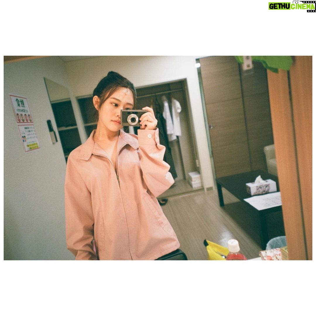 Mitsuki Takahata Instagram - 心が震えっぱなしの一年でした。 心臓をぐっと握られて、 そして優しく撫でられるような、 そんな大切で忘れられない瞬間が幾度もありました。 仕事でも、私自身にも。 旅も沢山行けました。 (写真は秋の沖縄) 一瞬一瞬がすごかった☺️☺️ 大切なものや人だけの側に居られて、 やわやわな私を受け入れて貰えて、 幸せだったなーあ、2022! こんな私に、この一年、 沢山の応援のお言葉や念をいただき、 本当にありがとうございました♡ 10日後には「宝飾時計」の本番、初日迎えているなんて信じられない! いま、ダラけすぎて、ドロドロの、 ほぼ液体みたいになってるのに!!こわい!笑 年明けには固体に戻れるように、 頑張ります! 来年は沢山皆さんのお目にかかれるかと。 来年もよろしくね🥰 皆さま良いお正月をお過ごしくださーい!!
