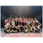 Mitsuki Takahata Instagram - Miss Saigon始まりました🇻🇳 ⁡ キムの人生はあまりにも激動で、 毎日舞台に立っていると、もう、 このぼんやりとした柔らかな日常と、 あのベトナムでの日々のどちらが自分の人生なのか分からなくなってきて、 動悸が速くなったり遅くなったり。 まだまだコントロールが下手くそな私です。 ⁡ 役にごっくんと飲み込まれそうになる私の手を、 同じキム役の昆ちゃんと屋比久ちゃんがぎゅっと握って引き上げてくれているような気がして、 心の芯の芯の部分で、本当に支えになってくれています☺️舞台上では会えないんだけどね泣 ⁡ 先日、4年前のオーディションからずっと私たちを導いてくれていた海外スタッフのJPとRichardが帰国しました。 彼らは本当に素晴らしく、とても優しく、クリエイティブで、チャーミング。この作品への愛がとても強いので、そんな彼らと一緒に創作出来た時間が、本当に私の宝物になりました。ありがとう。 お別れの時（夜公演出演前）私がうっかり泣いてしまったら、JPに「これから沢山泣かなきゃいけないんだから泣かないで🥹」と言われてしまいました。そりゃそうだ。 今頃久々に家族に会えて、いい時間を過ごしているといいなぁ✨ ⁡ こんなご時世なので、 初日が開いた時、うわ、奇跡だ！！と思いましたが そこから毎日。今のところ、うわ、奇跡だ！！が 続いています。 どうにか最後まで、うわ、奇跡だ！！と 言い続けたい。 「奇跡の人」に引き続き、奇跡を起こす日々です。2022。。笑 ⁡ カーテンコールの時、 隣にいたMr.Saigonこと市村さんが私の手をギュッと握って 「オレたち、ミスサイゴンやってるね😆！！！」 と言いました。 ⁡ ほんとだ。と、思いました。 そう、私たち ミスサイゴンやってます！ ⁡ ⁡ 素晴らしい夏にしたいです。 #misssaigon #30th 帝国劇場