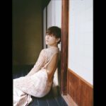 Mitsuki Takahata Instagram - #週刊文春 🌆 手が伸びた。 @picpicpiczo