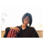 Mitsuki Takahata Instagram - 寒くってね。 ニットをね、 ひっぱり出しましたゼ 今朝は。 皆さま お風邪などひかれませぬよう☺︎ #直線 #きりっぱなしボブ