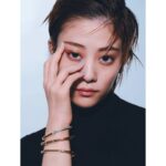 Mitsuki Takahata Instagram - ELLE Japon Nov 2022 @ellejapan Photo KODAI IKEIMITSU/be natural Styling MAI SAKAI Hair TETSUYA YAMAKATA/signo Makeup TAMAYO YAMAMOTO Nail AYAKA TANAKA/salon n @tiffanyandco の新コレクションが 初のユニセックスで とっても可愛かった🥰🥰