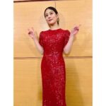 Mitsuki Takahata Instagram - 仕事始めだったので ギラギラしました💃✨ 映画 #ゴールデンカムイ 1/19からです、よろしくお願いします。 光る君へ、も、始まりました。 1話面白かったなぁ。 私（定子）はギャン泣きでしたね。笑 エンタメが、少しでも皆さんの心を温められますよう。 今年はその為に頑張ります！！ Dress @erdem Jewelry @tiffanyandco