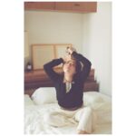 Mitsuki Takahata Instagram - 暑いんか寒いんかどっちかにしてぇえ〜 と、私の身体は悲鳴をあげておりますが☺️ 皆さんいかがお過ごし？お元気？ もう冬布団出した？ #纏い纏われふりふられ #不定期私服連載 @photsuji 私は毎日撮影頑張ってますすす