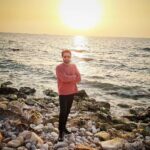 Mohamad Al Ahmad Instagram - Behind the sea #mohamad_al_ahmad #mohamad_alahmad #محمد_الأحمد 7abayeb Cafe