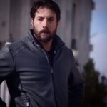 Mohamad Al Ahmad Instagram - ورد ... ورد يلي خسر ابنو .. ورد ... يلي ما عندو وقت حتى يزعل عليه .. #ورد #مقابلة_مع_السيد_آدم #فادي_سيلم #محمدالاحمد #محمد_الأحمد #mohamad_alahmad #mohamad_al_ahmad