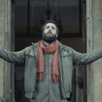 Mohamad Al Ahmad Instagram - (مطر حمص) ضمن عروض " السينما في بيتك " رابط الفيلم مع كلمة السر في الأسفل 👇 #فيلم_مطر_حمص #محمد_الأحمد #محمد_الاحمد #يوسف آفاق سينمائية ـ خاص فيلم (مطر حمص) فيلم روائي طويل من إنتاج المؤسسة العامة للسينما تتيح المؤسسة مشاهدته مجاناً عبر منصة فيميو (vimeo) ، وتعتبر هذه الخطوة استكمالاً لما بدأته ضمن مبادرة (السينما في بيتك) حيث عرضت طيفاً واسعاً من الأفلام الروائية الطويلة والقصيرة ، وتأتي هذه المبادرة للمساهمة في تسهيل فترة بقاء الناس في بيوتهم تماشياً مع الإجراءات الاحترازية للوقاية من فيروس كورونا ، وسعياً لنشر الثقافة السينمائية ، ونرفق في نهاية الخبر رابط مشاهدة الفيلم ـ مطر حمص : فيلم (مطر حمص) إخراج جود سعيد ، سيناريو سماح القتال ، سهى مصطفى ، جود سعيد . عن رواية (الاعتراف) ، إنتاج المؤسسة العامة للسينما وآدامز بروداكشن ، تمثيل : محمد الأحمد، لمى الحكيم، حسين عبّاس، محسن عبّاس، كرم الشعراني، مصطفى المصطفى، نسرين فندي، يامن سليمان، روجينا رحمون، فرح الدبيات . الفيلم الذي يصفه مخرجه بالقول (يشبهني في وجعي وفرحي) ، يتحدث عن مجموعة من الشخصيات التي تعيش أزمة حمص القديمة خلال الفترة ما بين شباط وأيار 2014 حين خرج المسلّحون وانتهى القتال. يوسف وهدى يحاولان النجاة وخلق الحياة وسط الموت والدمار، برفقة طفلين وعدّة شخصيات، وتنطلق عبر الزمان والجغرافيا لرواية الأحداث السوريّة وفق مستويات متعدّدة، تحتفي بالأمل والحياة والحب . ـ رابط فيلم (مطر حمص) : ‏https://vimeo.com/383236608 كلمة السر : m#alahmad@nfo