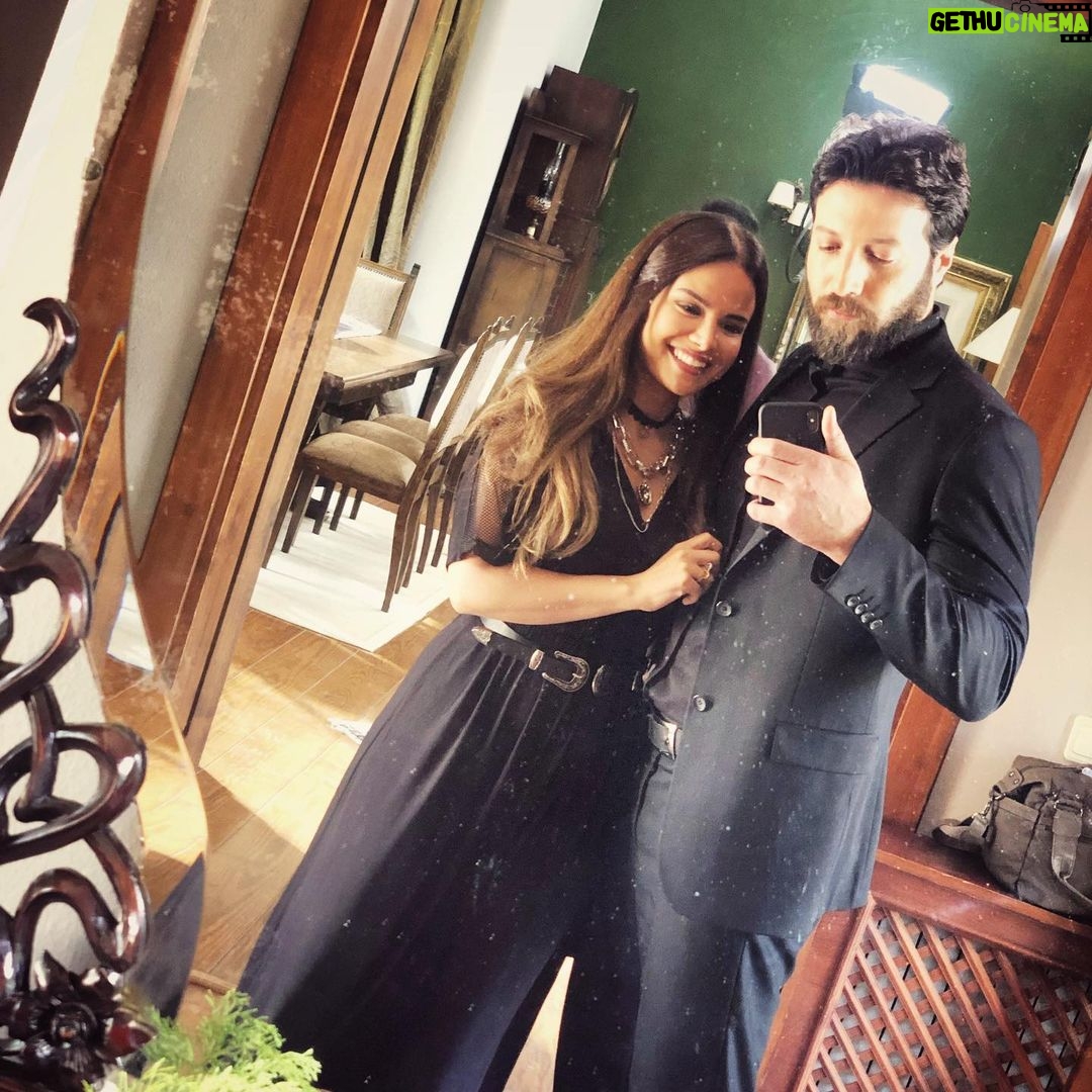 Mohamad Al Ahmad Instagram - We started .. Adam .. sara .. and ... love❤️❤️❤️ عروس بيروت .. mbc4 .. التاسعة ليلا ... @miasaiid #ميا_سعيد Damascus, Syria