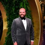 Mohamed Abdel Rahman Instagram - سعيد بحضوري حفل توزيع جوائز Joy Awards مبروك لكل الزملاء الفائزين وشكرا معالى المستشار تركي آل الشيخ على الدعوة الكريمة @turkialalshik Suit: @moamenawadofficial Stylist: @kariemfadl Shoes: @cuero.eg
