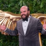 Mohamed Abdel Rahman Instagram - سعيد بحضوري حفل توزيع جوائز Joy Awards مبروك لكل الزملاء الفائزين وشكرا معالى المستشار تركي آل الشيخ على الدعوة الكريمة @turkialalshik Suit: @moamenawadofficial Stylist: @kariemfadl Shoes: @cuero.eg