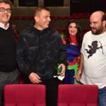 Mohamed Abdel Rahman Instagram - نورتنا يا اجمد هضبة #عمرو_دياب ومبسوط جدا ان العرض الخاص لمسرحية #في_نص_الليل عجبك ❤️❤️ من النهارده اول ليلة عرض علي مسرح #محمد_العلي