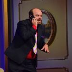 Mohamed Abdel Rahman Instagram – الحمد لله.. مبسوط جداً ب استقبالكم العظيم إمبارح لافتتاح مسرحية #هابي_نيو_يير_بالعربي 
مستنينكم الجمعة ١٥ يناير 🎉❤️
على مسرح Cairo Show (ماركيي) كايرو فستيفال سيتي – التجمع الخامس.
للحجز👈🏻 https://cutt.ly/YhLy0Bk
أو اتصل على 16826
العرض يبدأ 9:00 مساءً