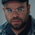 Mohamed Abdel Rahman Instagram - زيارة المريض واجب بس لو هدبس ف حساب المستشفى مش واجب اوي.. الف سلامه عليك يا يوسف 😂😭 من مسلسل #كشف_مستعجل يومياً على Watchit 📱 الساعة ٤ عصراً 🌙