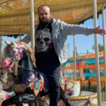 Mohamed Abdel Rahman Instagram - الخيل والليل والالعاب تعرفني 🎠🎠 جايلك يا سقا @ahmedelsakaeg #البعبع فيلم عيد الاضحي يارب يعجبكوا ❤️❤️