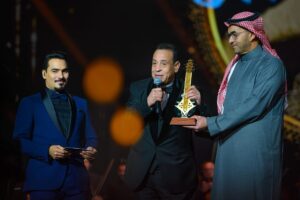 Mohamed Al Sharnuby Instagram - من حفل تكريم عمي الموسيقار الكبير صلاح الشرنوبي 
مبسوط اني كنت جزء من ليلة كبيره و ضخمه فيها اكبر نجوم الوطن العربي

شكراً معالي المستشار تركي آل الشيخ على هذا التكريم الكبير وعلى وجودي في ليله مميزه جداً بالنسبه لي 

شكراً شركة بنش مارك على التنظيم الرائع 

@turkialalshik 
@salahsharnouby 
@benchmarkksa 
@mohammedzaki.h 
@zakihasanain 

Suit by @moamenawadofficial