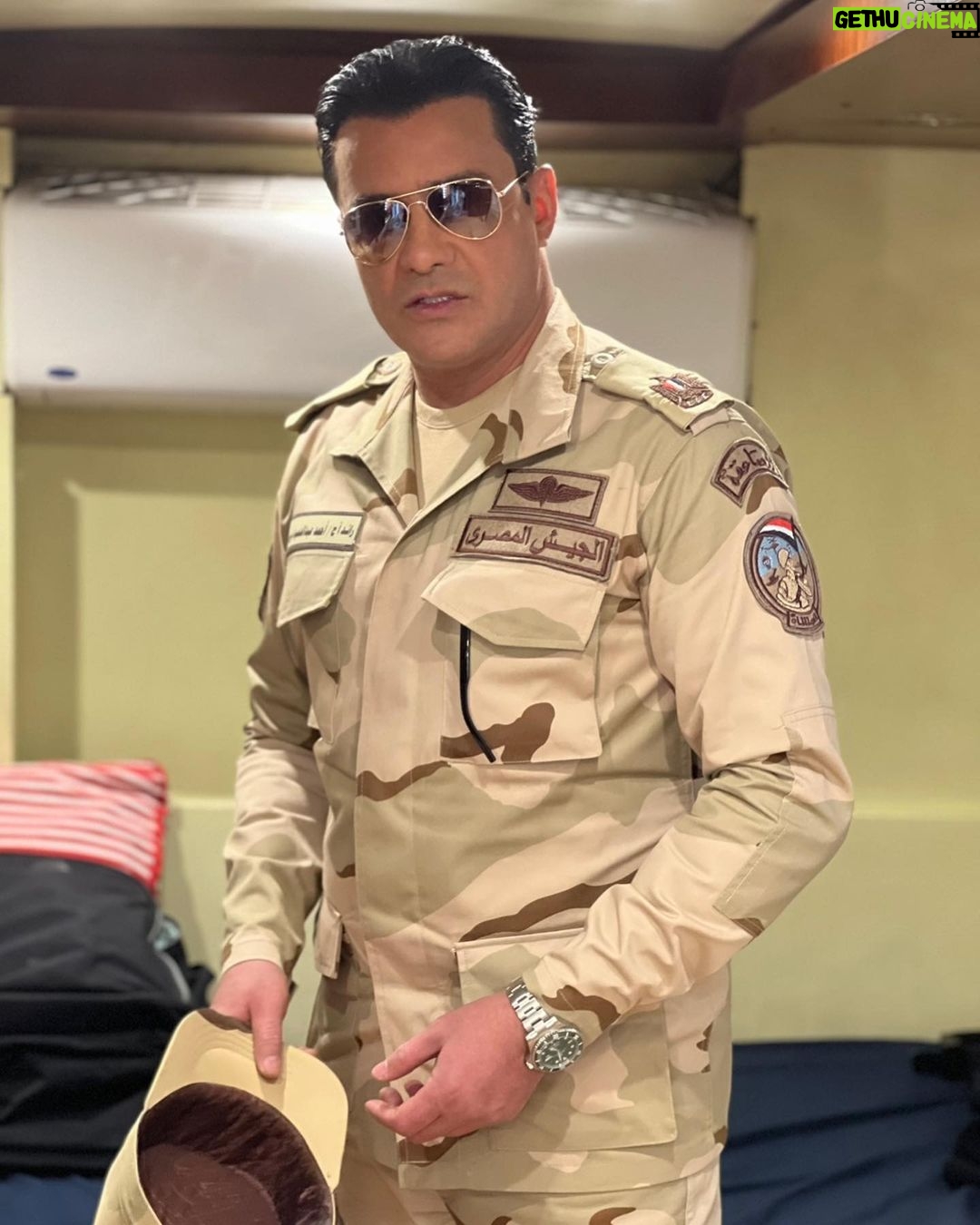 Mohamed Ragab Instagram - تشرفت بتجسيد دور الشهيد البطل المقدم : أحمد عبدالحميد الدرديري أحد أبطال القوات المسلحة المصرية "وَلَا تَحْسَبَنَّ الَّذِينَ قُتِلُوا فِي سَبِيلِ اللَّهِ أَمْوَاتًا بَلْ أَحْيَاءٌ عِنْدَ رَبِّهِمْ يُرْزَقُونَ".. ضيف شرف إن شاء الله ينال إعجابكم 🙏 إنتاج : تامر مرسي إشراف عام : حسام شوقي إخراج : محمد سلامة #الكتيبة_101 #رمضآن_2023