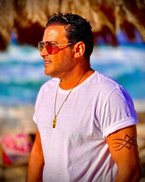 Mohamed Ragab Instagram - #الي_معاه_ربنا_بيمشي_علي_الماية 🤲💕