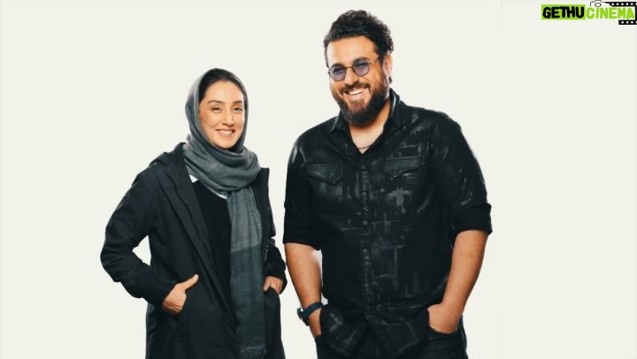 Mohsen Kiaei Instagram - . رونمایی از گریم هدیه تهرانی و محسن کیایی در سریال همگناه . هدیه تهرانی پس از هشت سال با همگناه مصطفی کیایی به شبکه نمایش خانگی میآید . اولین بار در سال ۹۰ با سریال قلبیخی بود که هدیه تهرانی به عنوان ستاره سینمایی راضی به ایفای نقش در شبکه نمایش خانگی شد. حالا با گذشت هشت سال، اینبار همگناه مصطفی کیایی هدیه تهرانی را به قاب نمایش خانگی آورده تا شاهد نقشآفرینی تحسینبرانگیز دیگری از او در دل درام خانوادگی همگناه باشیم. . هدیه تهرانی در نقش «زیبا» و محسن کیایی در نقش «آرمان» دو شخصیت اصلی همگناه هستند که در کنار سایر بازیگران از جمله پرویز پرستویی و حبیب رضایی قصههای خانواده صبوری را روایت میکنند. . همگناه به کارگردانی مصطفی کیایی و نویسندگی مشترک محسن کیایی و علی کوچکی آخرین مراحل فنی برای توزیع در شبکه نمایش خانگی را پشت سر میگذارد. این سریال از روزهای ابتدایی اسفندماه در شبکه نمایش خانگی و فیلیمو پخش خواهد شد. . ویدیویی از مراحل گریم و آماده سازی هدیه تهرانی و محسن کیایی را برای این سریال میبینید. . @filimocom @hamgonah.series #همگناه#هم_گناه#پرویزپرستویی#هدیه_تهرانی#محسن_کیایی#حبیب_رضایی