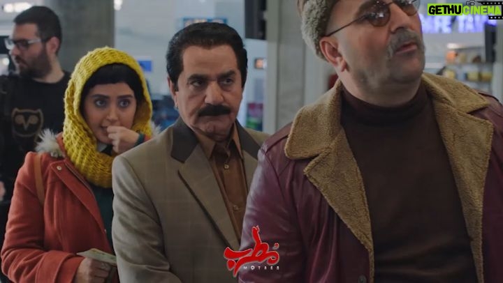 Mohsen Kiaei Instagram - همزمان با تصاحب رتبه دوم پرفروش ترین فیلم سال تیزر جدید «مطرب» رونمایی شد با رسيدن به رتبه دوم پرفروشترین سال، تيزر تازه فیلم سینمایی #مطرب رونمايى شد. . «مطرب» آخرين ساخته مصطفى كيايى اين روزها با استقبال فوقالعاده مخاطبان در ٥ هفته با ٢٥ ميليارد تومن به رتبه دوم جدول فروش ساليانه رسيد .همچنین امروز سه شنبه در ششمين هفته اكران خود، همچنان تهيه بليت اين فيلم سینمایی در پرديس هاى تهران كمياب است. . با توجه به روند استقبال فوقالعاده مردم پيش بينى مى شود «مطرب» در مدت زمان کمی رتبه اول جدول فروش سالیانه را از آن خود کند. . پرویز پرستویی، الناز شاکردوست، مهران احمدی، حسین امیدی، عايشه گل، امین مقدم و محسن کیایی بازیگران این فیلم سینمایی هستند. . علاقمندان براى تهيه بليت ميتوانند به سايت سينما تيكت مراجعه کنند. . . ساخت تيزر : محمد واحد . #مطرب#پرویزپرستویی#النازشاکردوست#محسن_کیایی#مهران_احمدی#حسین_امیدی#