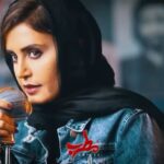 Mohsen Kiaei Instagram - سه ! دو ! يك ! #مطربى ها سرمای سینماها را گرم كردند! . فیلم سینمایی «مطرب» به کارگردانی و تهیه کنندگی مصطفی کیایی، شب گذشته توانست با فروش ۷۰۰ میلیون تومانی و بیش از ٢٢٠ سانس فوق العاده، با فاصله چشمگير از ركورد قبلى كه ٥٨٠ ميليون تومان در يك روز بوده است، رتبه اول فروش روزانه سینمای ایران را از آن خود و امروز در کمتر از ۲۴ ساعت وارد باشگاه میلیاردی های سینمای ایران شود . پرویز پرستویی، الناز شاکردوست، مهران احمدی، عايشه گل جوشكن، حسین امیدی، امین مقدم و محسن کیایی بازیگران «مطرب» هستند. . با توجه به فروش روز نخست اکران «مطرب» پیش بینی می‌شود روند استقبال از اين فيلم روز به روز افزايش يابد و پاييزى گرم در گيشه سال ٩٨ داشته باشيم.این ویدئو توسط اميرحسين بزرگ زادگان ساخته شده است. ‏@motrebmovie