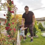 Mohsen Kiaei Instagram - زمان چه زود میگذرد ، با رز جانم