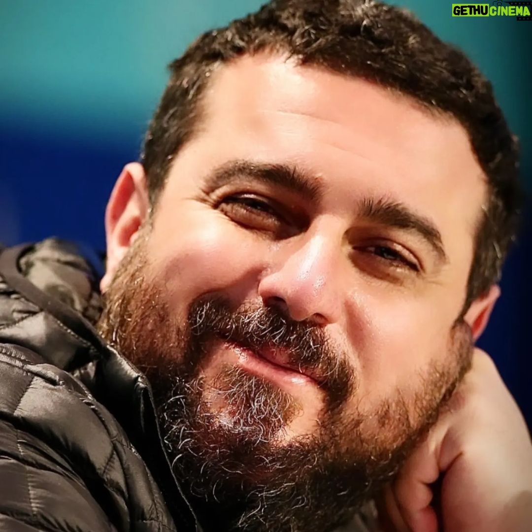 Mohsen Kiaei Instagram - فجر امسال هم تمام شد با تمام اتفاقتش ،تجربه کار با آقای میرکریمی بهترین اتفاق این جشنواره برای من بود ،منی که دیگر هیچ امیدی به جشنواره شدن این جشنواره ندارم
