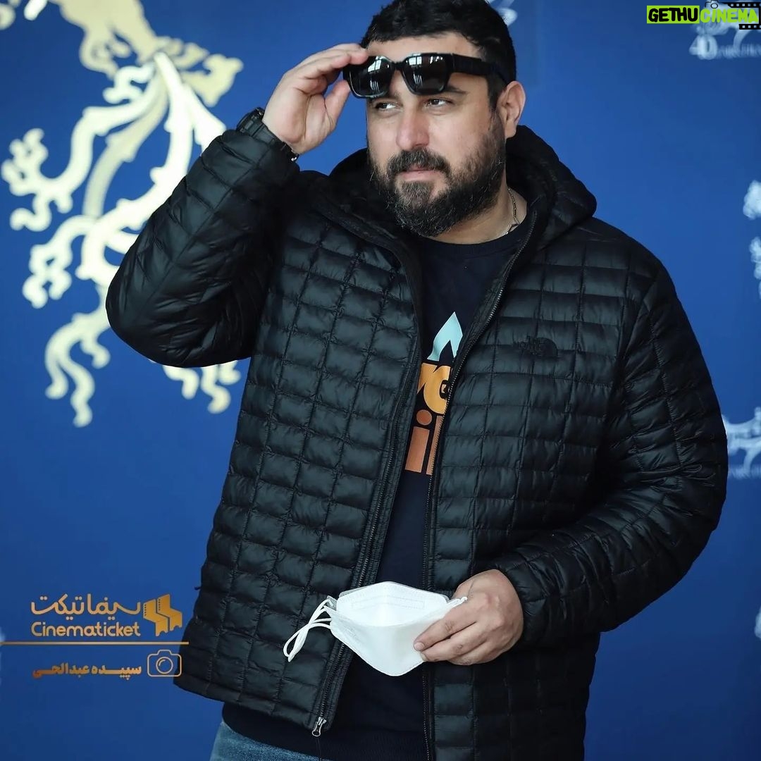 Mohsen Kiaei Instagram - فجر امسال هم تمام شد با تمام اتفاقتش ،تجربه کار با آقای میرکریمی بهترین اتفاق این جشنواره برای من بود ،منی که دیگر هیچ امیدی به جشنواره شدن این جشنواره ندارم