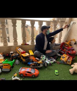 Mohsen Tanabande Instagram - . ممنون از احوالپرسي و محبتتون كوويدم نوزده نيست خيلي باشه كوويد سيزدهه و ضعيف ولي ابتلا و رفتن به بيمارستان باعث شد به چشم ببينم چه مريضيه مهلكيه التماس ميكنم در منزل بمانيد و اگر مجبور به بيرون رفتن هستيد پروتكلهارو رعايت كنيد🙏🏻