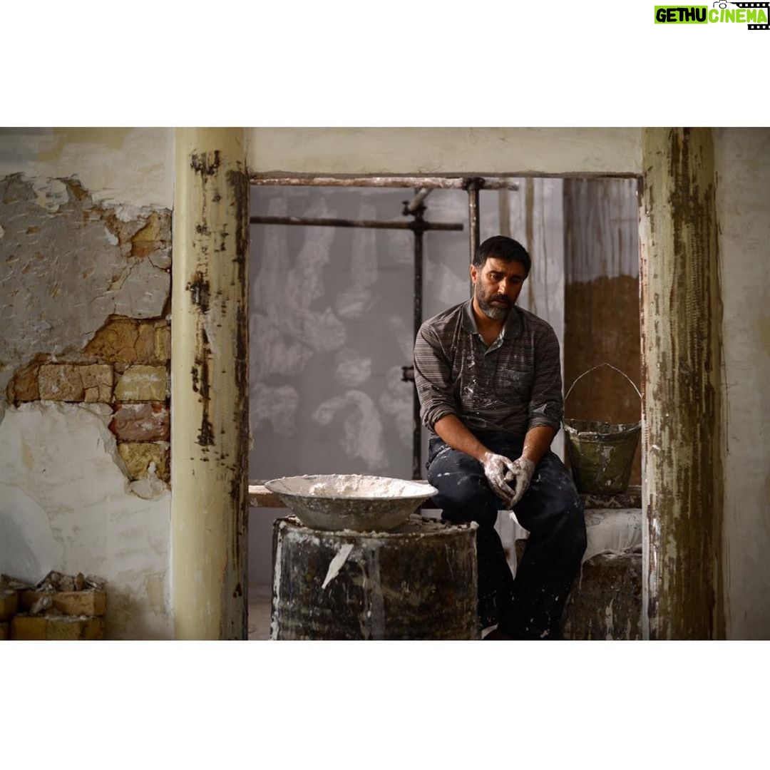 Mohsen Tanabande Instagram - اولين عكس از فيلم سينمايي در حال ساخت عنكبوت به كارگرداني ابراهيم ايرج زاد عكس :حبيب مجيدي