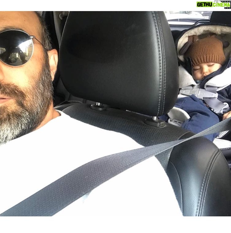 Mohsen Tanabande Instagram - . آقا نامي و راننده اش