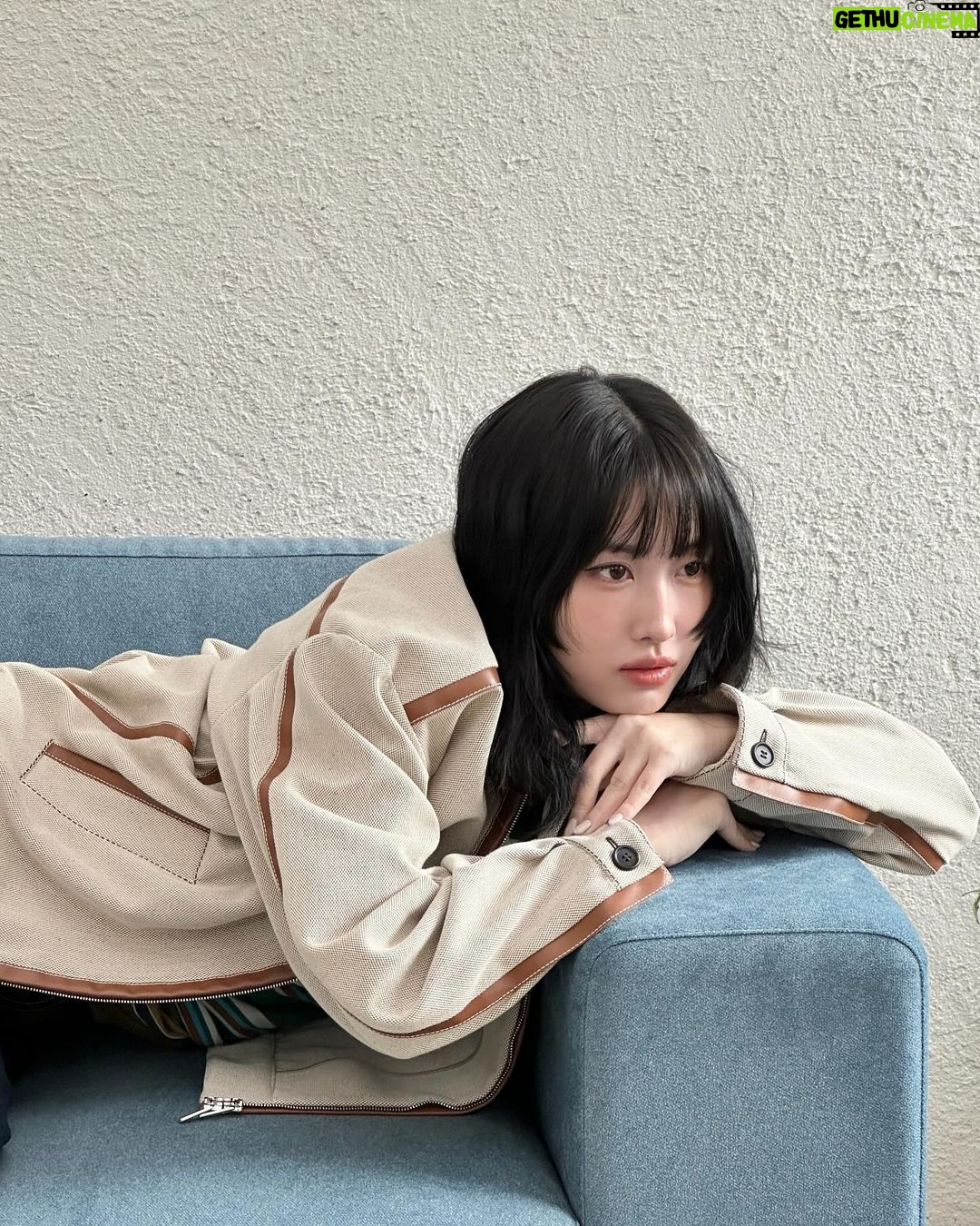 Momo Hirai Instagram - 항상 열심히 사진 찍어주는 매니저님과 헤메스언니들🤎