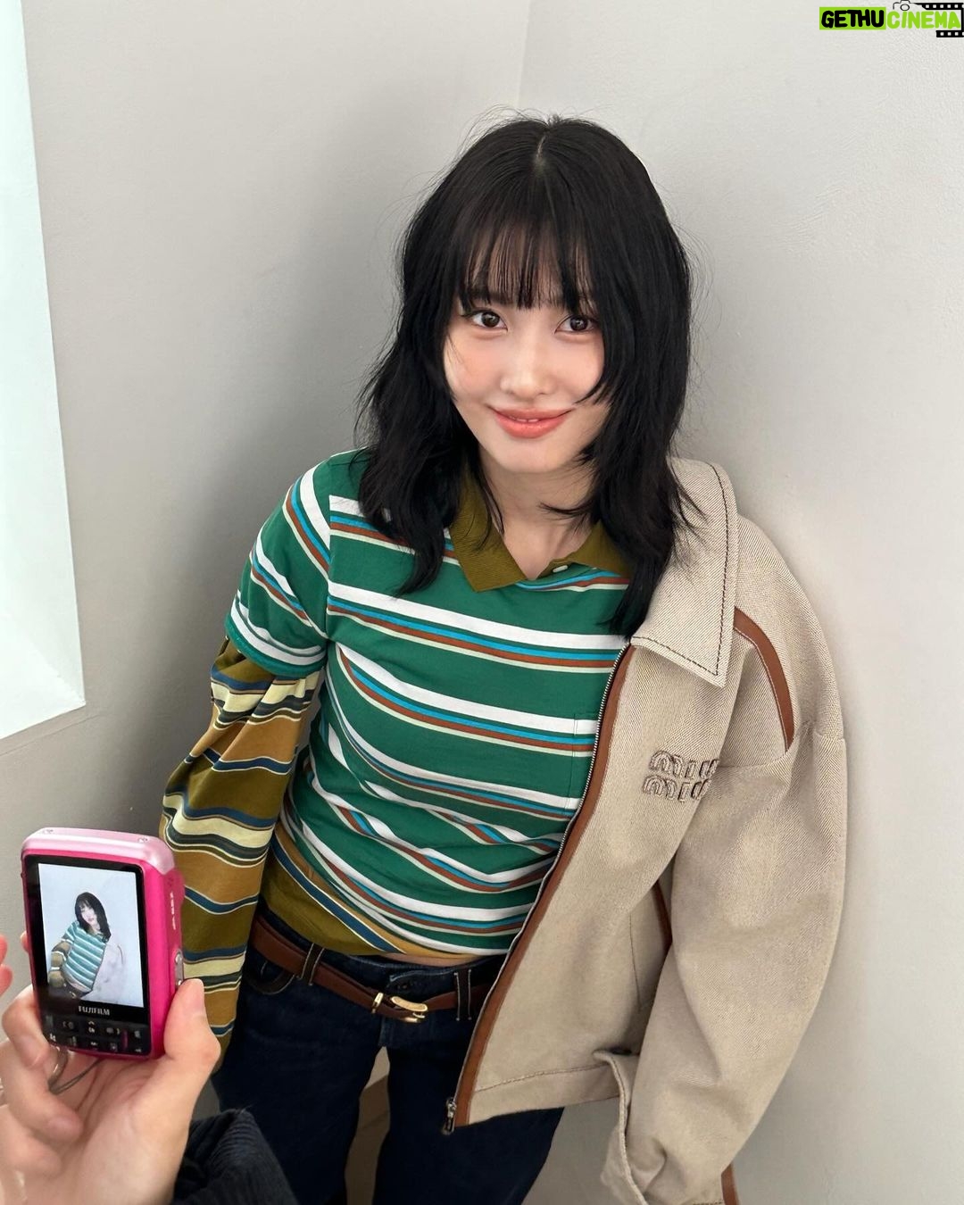 Momo Hirai Instagram - 항상 열심히 사진 찍어주는 매니저님과 헤메스언니들🤎