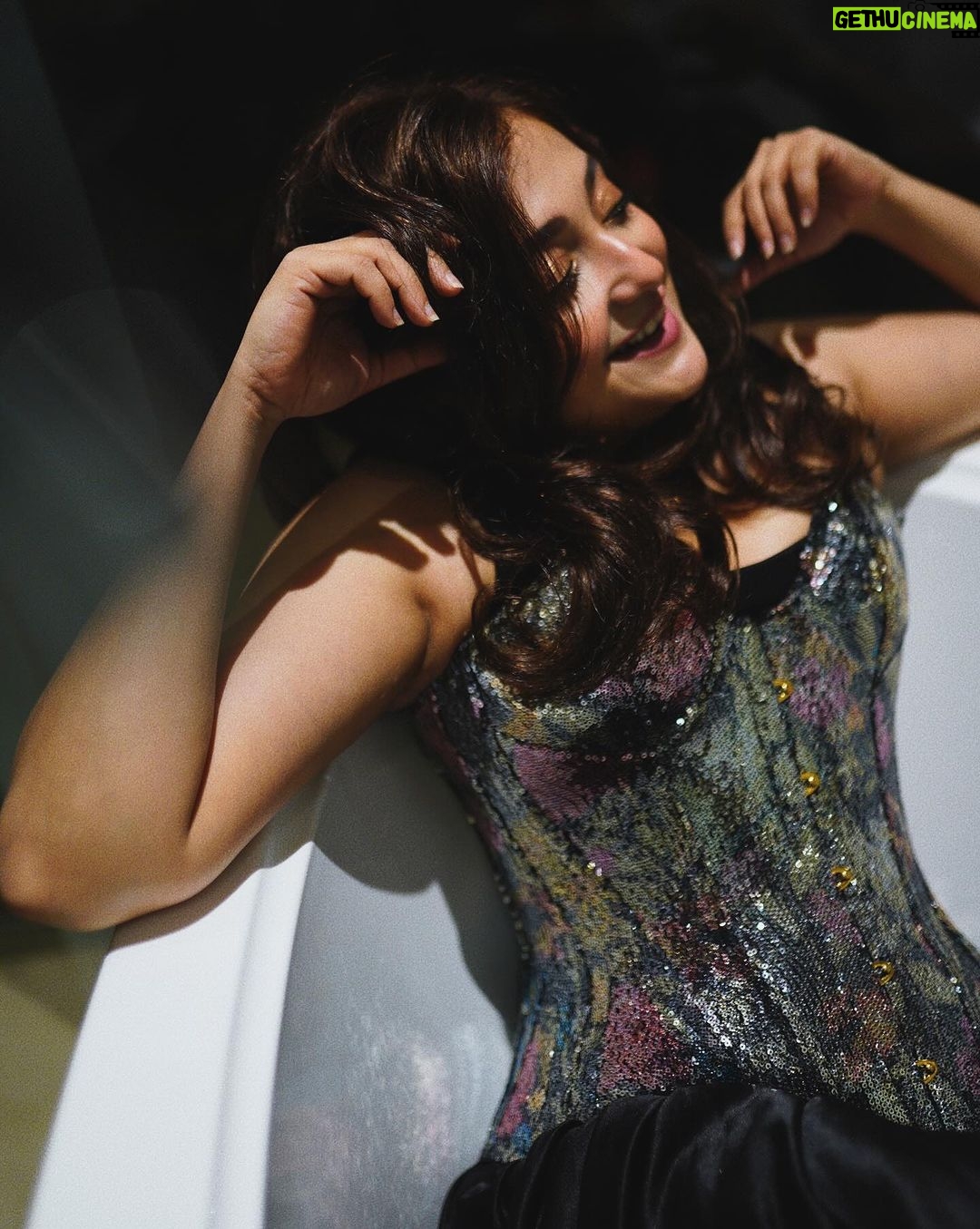 Monali Thakur Instagram - πΈπ§π»ββοΈ.. . . #monali #monalithakur #photos #dump #candid #crazy #december .
