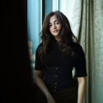 Monali Thakur Instagram - Moods.. . . #monali #monalithakur #candid #photoshoot #simplicity #real #calmness #peace . @anjanavaphotos
