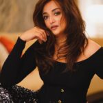 Monali Thakur Instagram - Pick your favourite 🧡🤍🧚🏻‍♀️🌸.. . . #monali #monalithakur #shots #balenciaga #night #photoshoot #lookoftheday . @anjanavaphotos