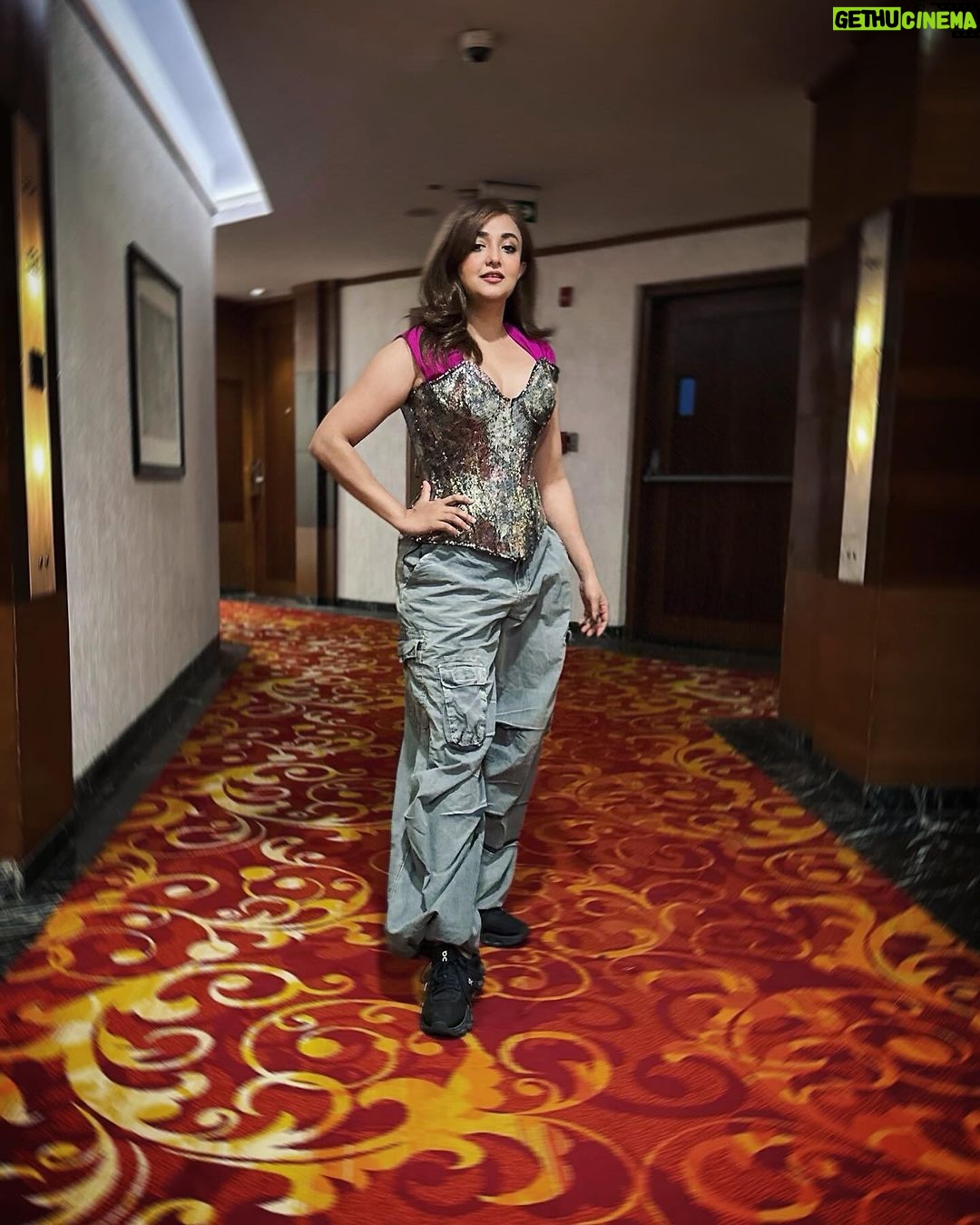 Monali Thakur Instagram - ✨🧚🏻♀️.. last night..💜.. . . #monali #monalithakur #monalilive #festive #mode #funnight #adrenalin #gig #delhi #ghaziabad