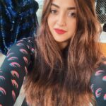 Monali Thakur Instagram - Selfie photo dumping time.. train mein wellapanti! .. . . #monali #monalithakur #europe #travelgram #goodlife #purposeful #life #motivated #balanced #stable #strong #mind #iknowwhatiwant #dontwant #maggots 🌸🧚🏻‍♀️🤍