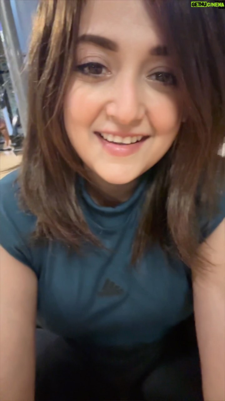 Monali Thakur Instagram - At it! πͺπΌππ»ββοΈπ§π»ββοΈπ€.. . . #monali #monalithakur #power #peace #focus #strong #insideandout #ilikeme #mymind #mysoul #balance