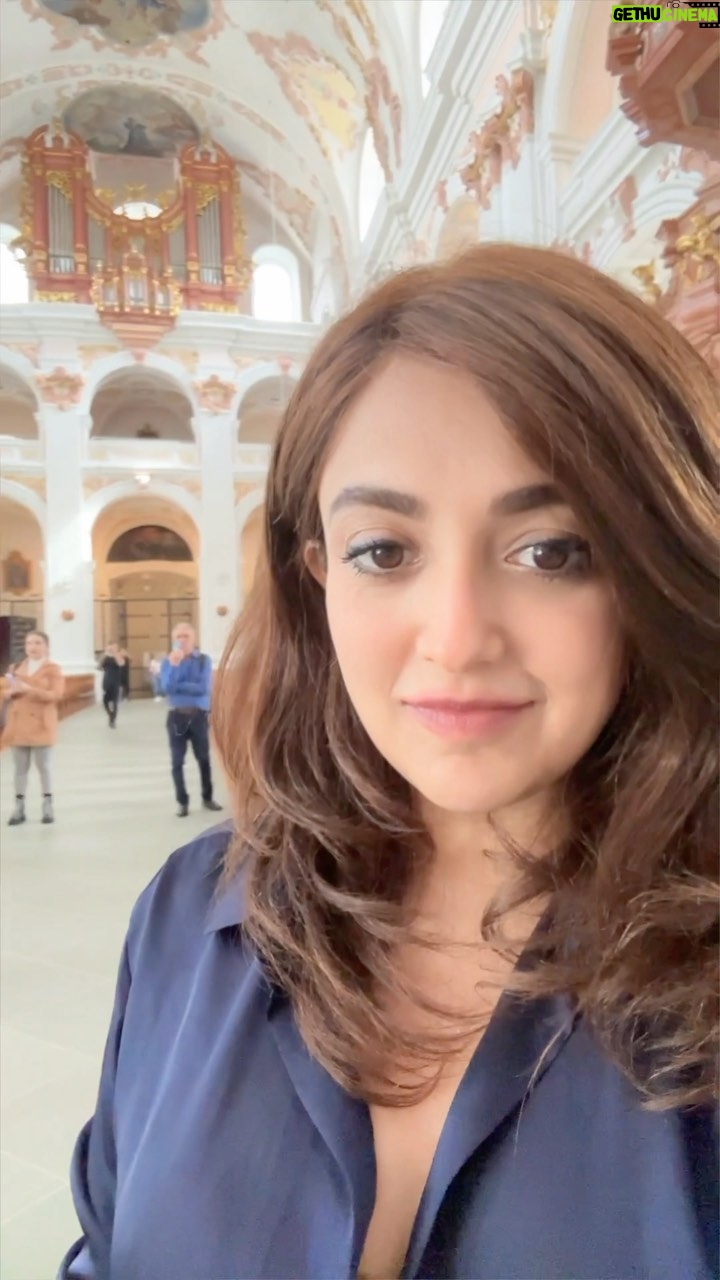 Monali Thakur Instagram - Tiny #reel from last trip! Still #hungover on it πΈπ§π»ββοΈ.. . . #monali #monalithakur #cute #trip #vacay #sunmer #europe #still #thinkingaboutit #gotta #workhard #now