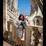 Monali Thakur Instagram - Posing..🌸🧚🏻‍♀️.. . . #monali #monalithakur #posing #in #italy #daytrip #lastfewdays #being #a #tourist #missing #home #work #fomo #summertime #madness