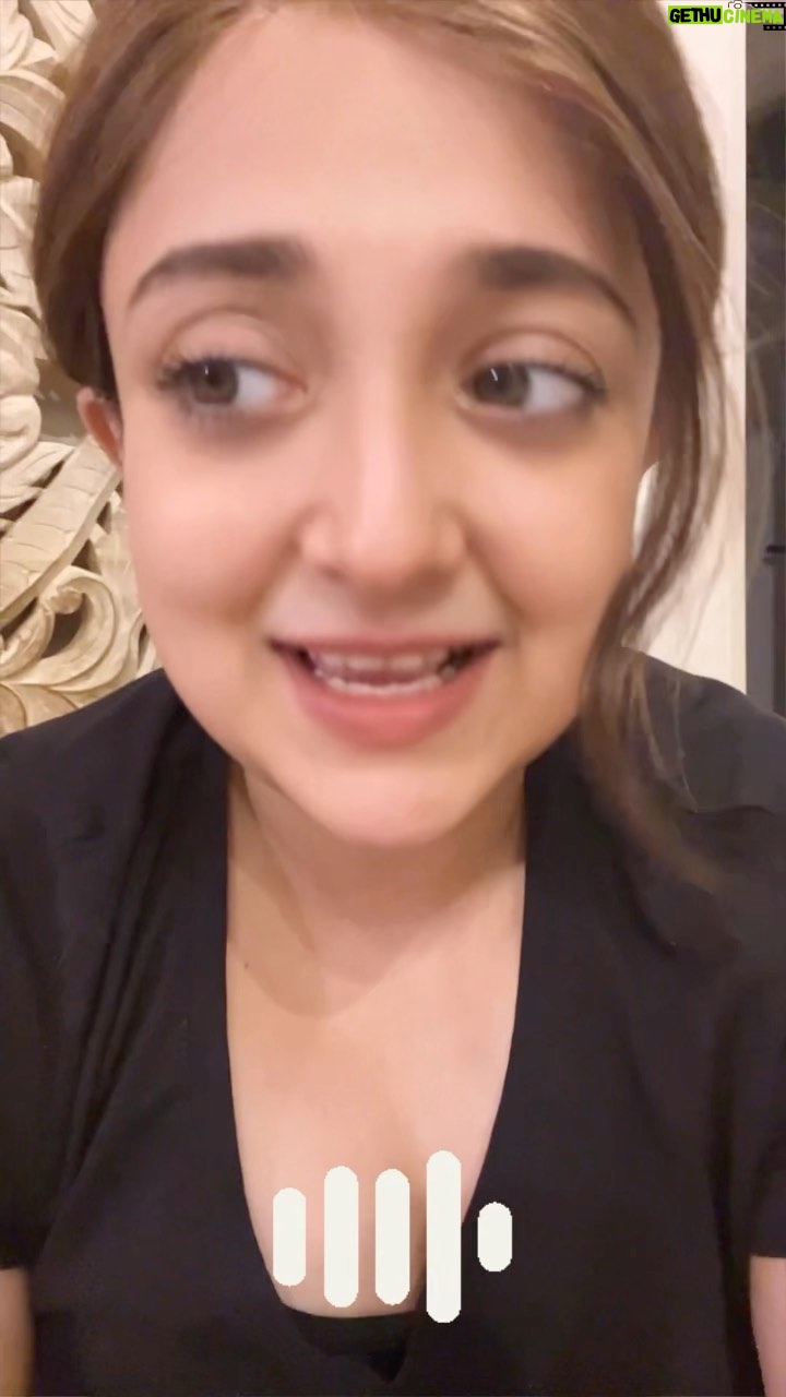Monali Thakur Instagram - No idea why I suddenly felt like singing this one.. but whatever! ππ§π»ββοΈ.. itβs a candid #beautyandthebeast #fairytale #song #monali #monalithakur #celinedion #love #hello all..
