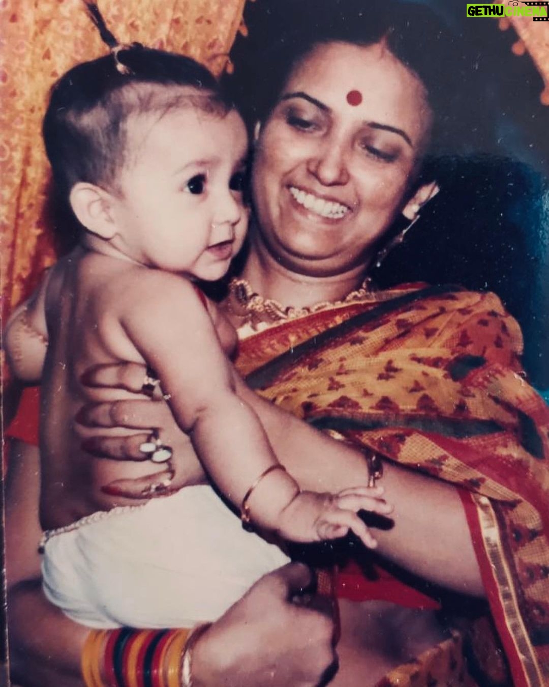 Monali Thakur Instagram - To my Maa ❤️ n the other Mom ❤️ (my sister) n to Daichi and Aki’s Mom 🧚🏻♀️.. Happy Mother’s Day! .. . . #monalithakur #monali #mothersday #powerful #beautiful #women #inmylife #iloveyou #family #love