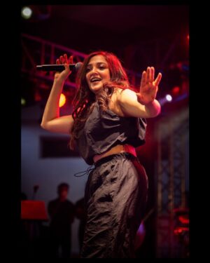 Monali Thakur Instagram - 🤍🌸🧚🏻‍♀️..
.
.
#monalithakur #monali #music #universe #nirvana #happiness #adrenalin #best #rush #power #magic