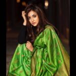 Monali Thakur Instagram - So proud of you my crazy hardworking sister.. seeing your brand “BANDHABI” grow the way it is growing is just heartwarming and fulfilling! Posing in your sarees was just wonderful! Lotsa Love… All you lovers of colour, vibrancy, real rich materials.. BANDHABI is your place..🌸🤍.. More pictures coming..🧚🏻‍♀️.. . . #monalithakur #monali #bandhabithestore #bandhabi #indian #inhouse #fashion #culture #colour #beautiful #womeninbusiness #womensupportingwomen #womenfashion