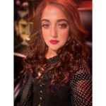Monali Thakur Instagram - Hello ji..🤍🙏🏻.. . . #monalithakur #monali #shoot #again #india #music #realitytv #ready . . . @reenaduttahairstylist @monalidey_