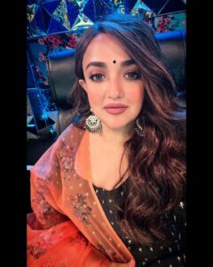 Monali Thakur Instagram - 🧡.. . . #monalithakur #monali #indianmusic #realityshow #hectic #indiadiaries
