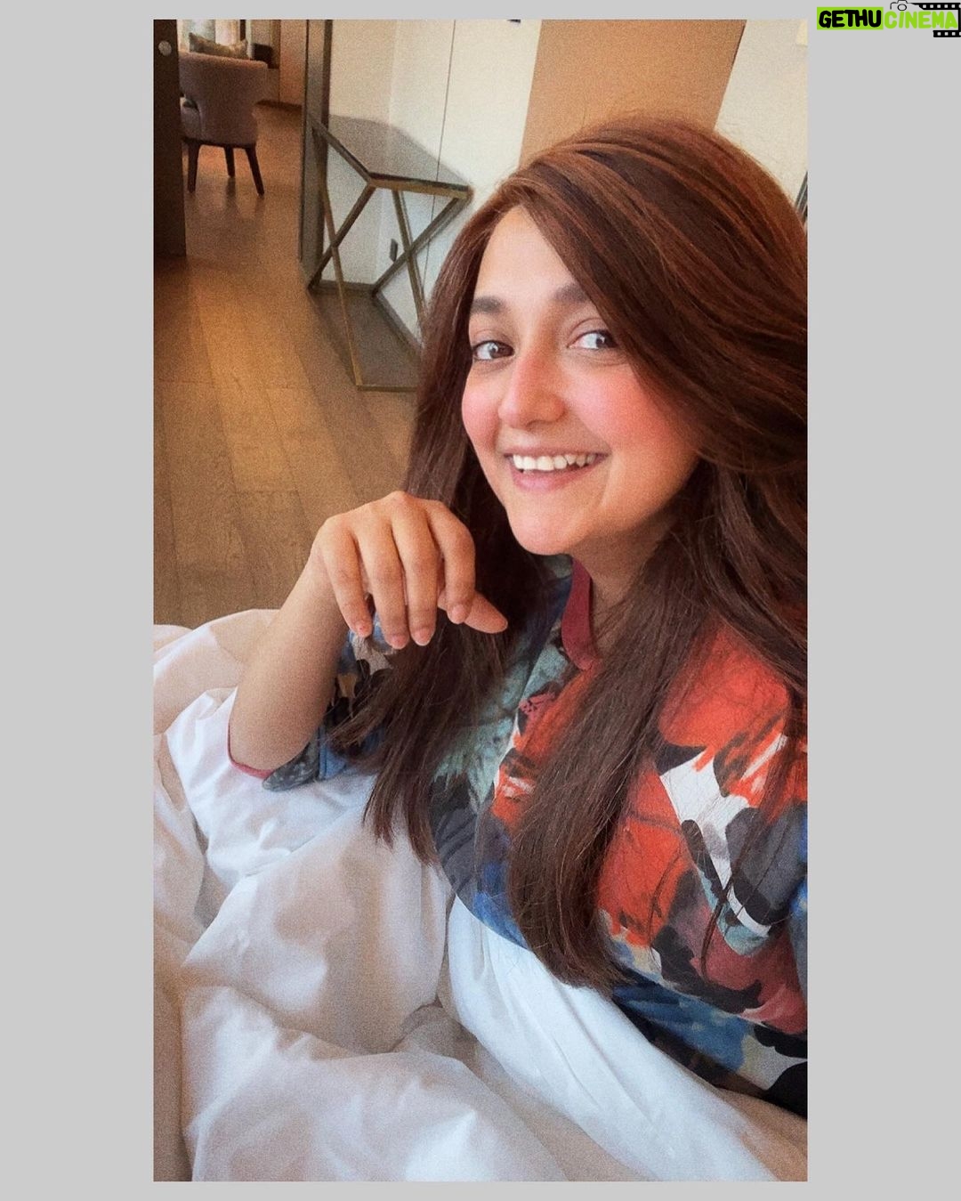 Monali Thakur Instagram - Sunday #workday … but still bored 😛😋.. . . #monali #monalithakur #nomakeup #workday #preworkout #nap #diverse #blessed #life #hello #everyone #readyformonday ?
