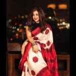 Monali Thakur Instagram - 🤍❤️… . . #monalithakur #monali @goswamithakurmehuli #indian #ethnicwear #colourful #rich #beautiful