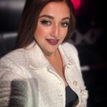 Monali Thakur Instagram - 🤍 . . #monalithakur #monali #look #me #likes #shooting #music #lights #sound #realityshow #wethair #chic Hair by - @reenaduttahairstylist Makeup by - me 🥰 and @monalidey_
