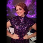 Monali Thakur Instagram - Namaste 🙏🏻💜🤗🫠.. . . #monali #monalithakur #glitter #glam #purple #shoot #indiadiaries #selfie #pose #time #lastweek